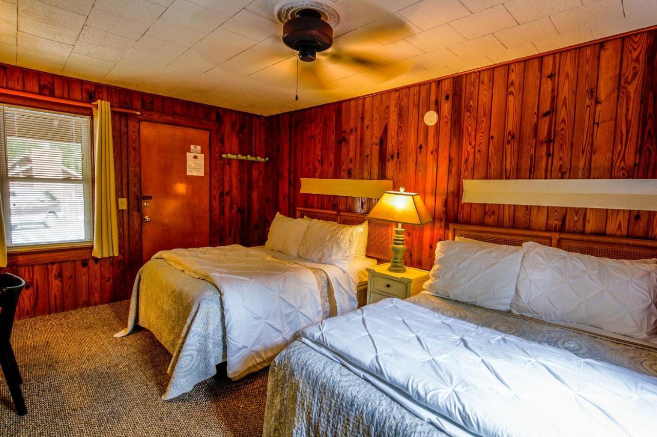 Mountainaire Inn And Log Cabins 布洛英罗克山 外观 照片