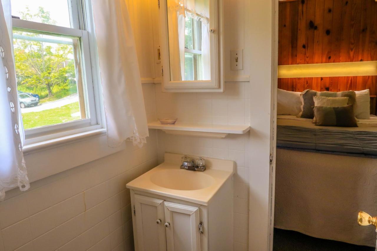 Mountainaire Inn And Log Cabins 布洛英罗克山 外观 照片