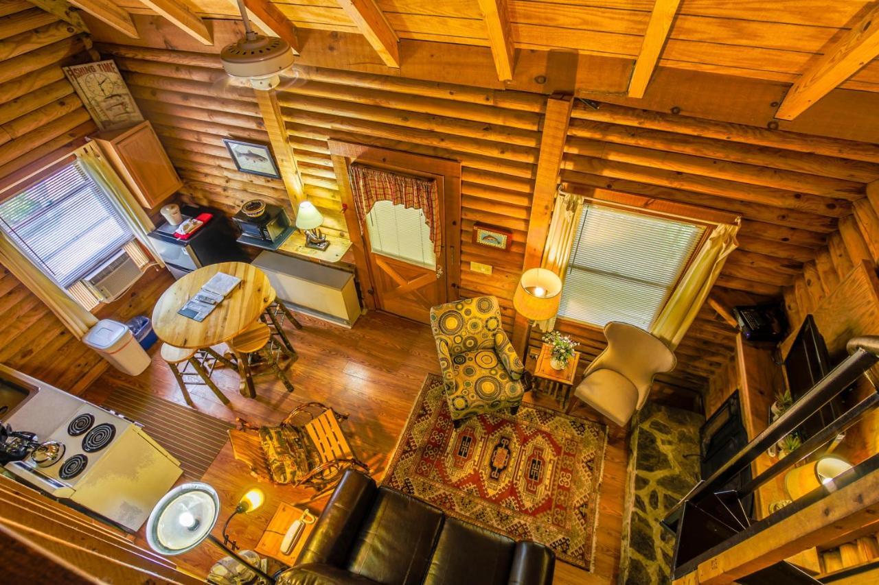 Mountainaire Inn And Log Cabins 布洛英罗克山 外观 照片