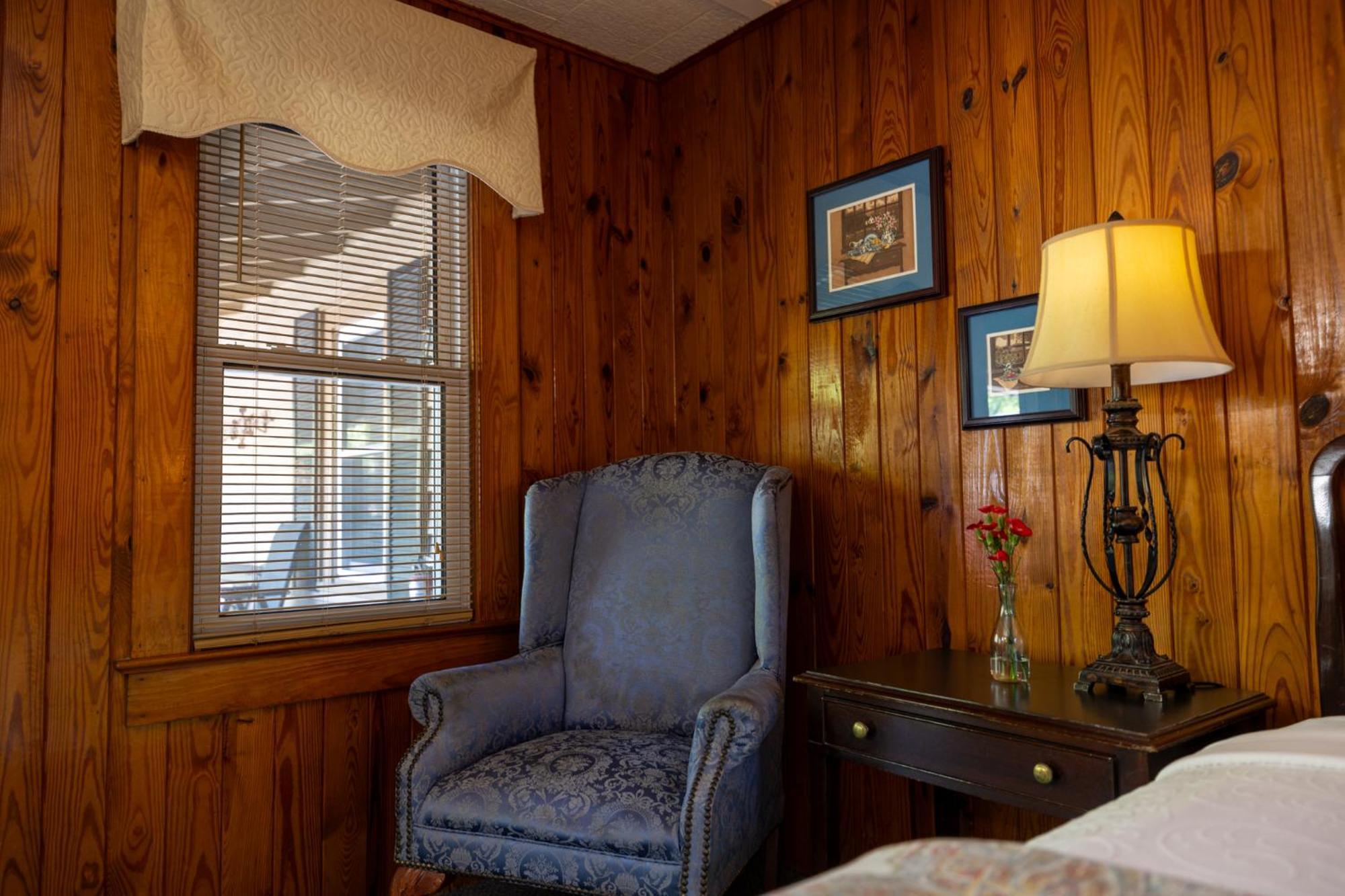 Mountainaire Inn And Log Cabins 布洛英罗克山 外观 照片