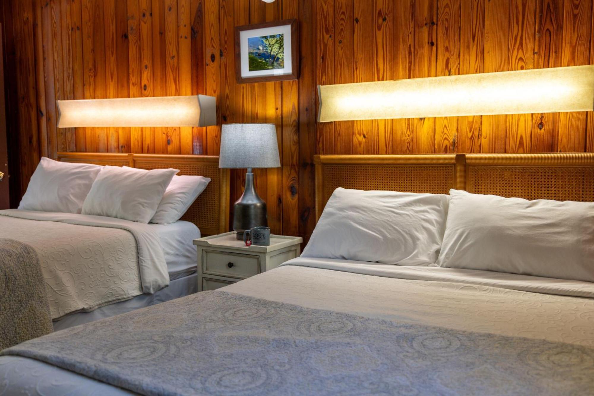 Mountainaire Inn And Log Cabins 布洛英罗克山 外观 照片