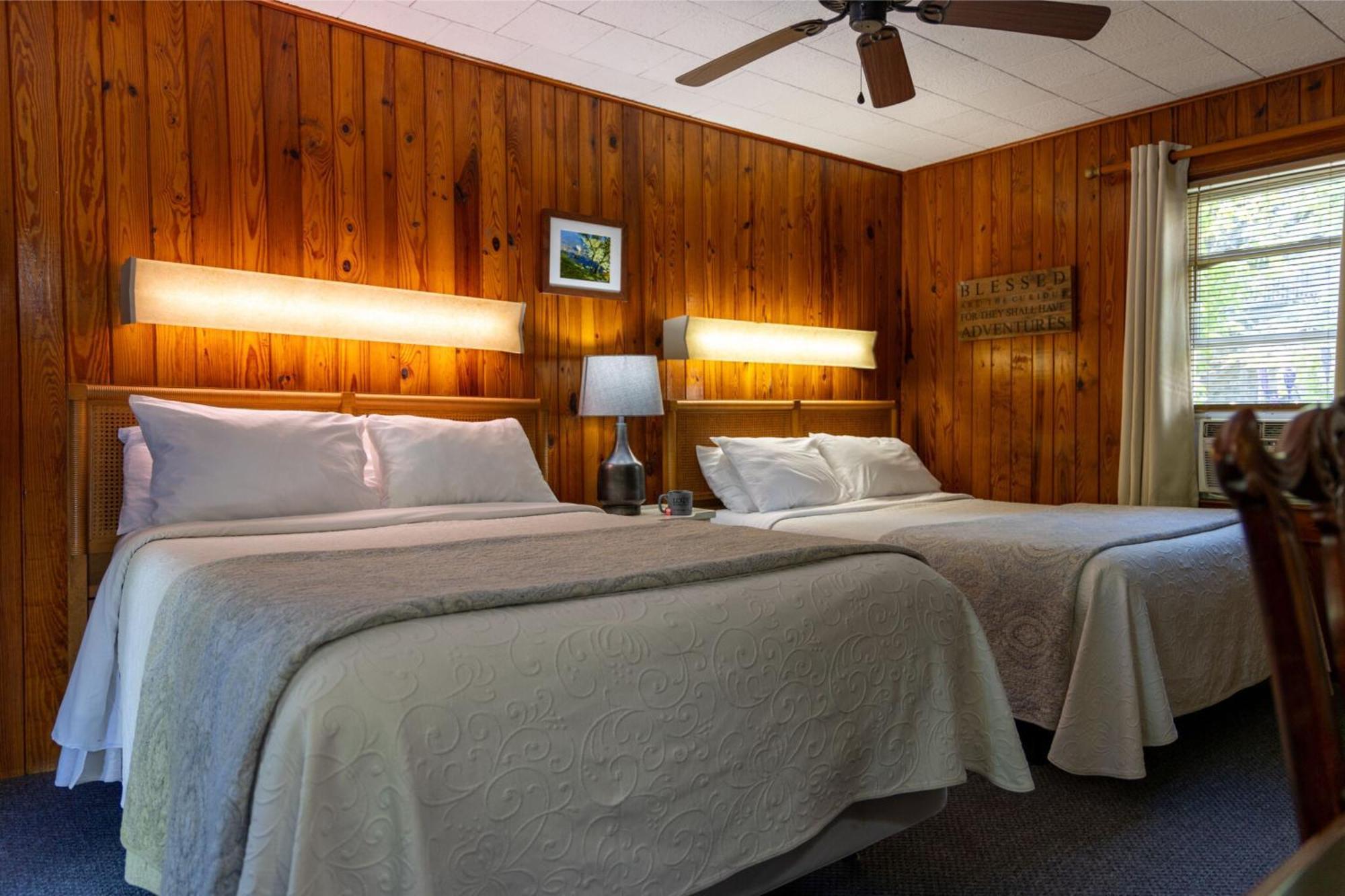 Mountainaire Inn And Log Cabins 布洛英罗克山 外观 照片