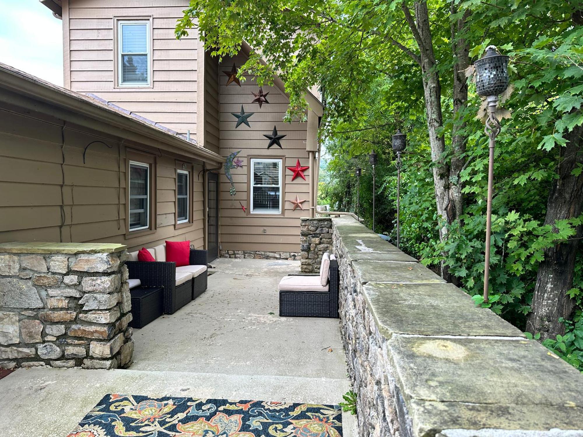 Mountainaire Inn And Log Cabins 布洛英罗克山 外观 照片