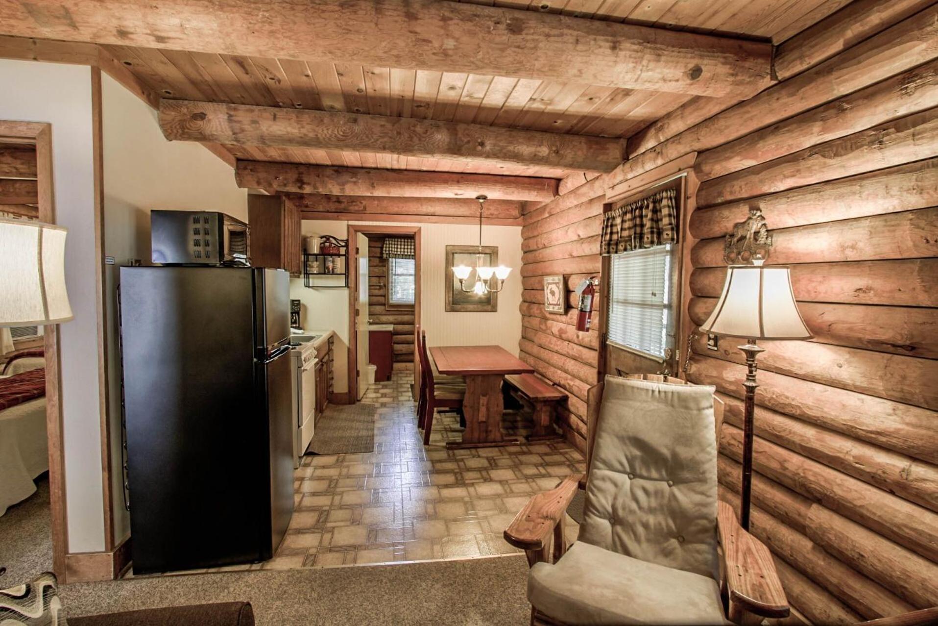 Mountainaire Inn And Log Cabins 布洛英罗克山 外观 照片