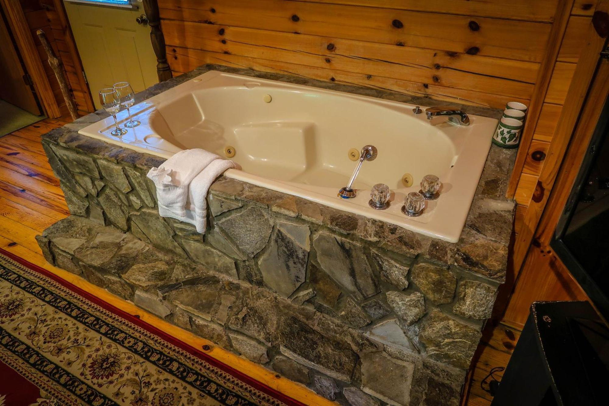 Mountainaire Inn And Log Cabins 布洛英罗克山 外观 照片